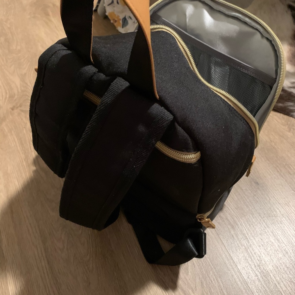 V-Cool cooler bag. Breastmilk storage. Never used